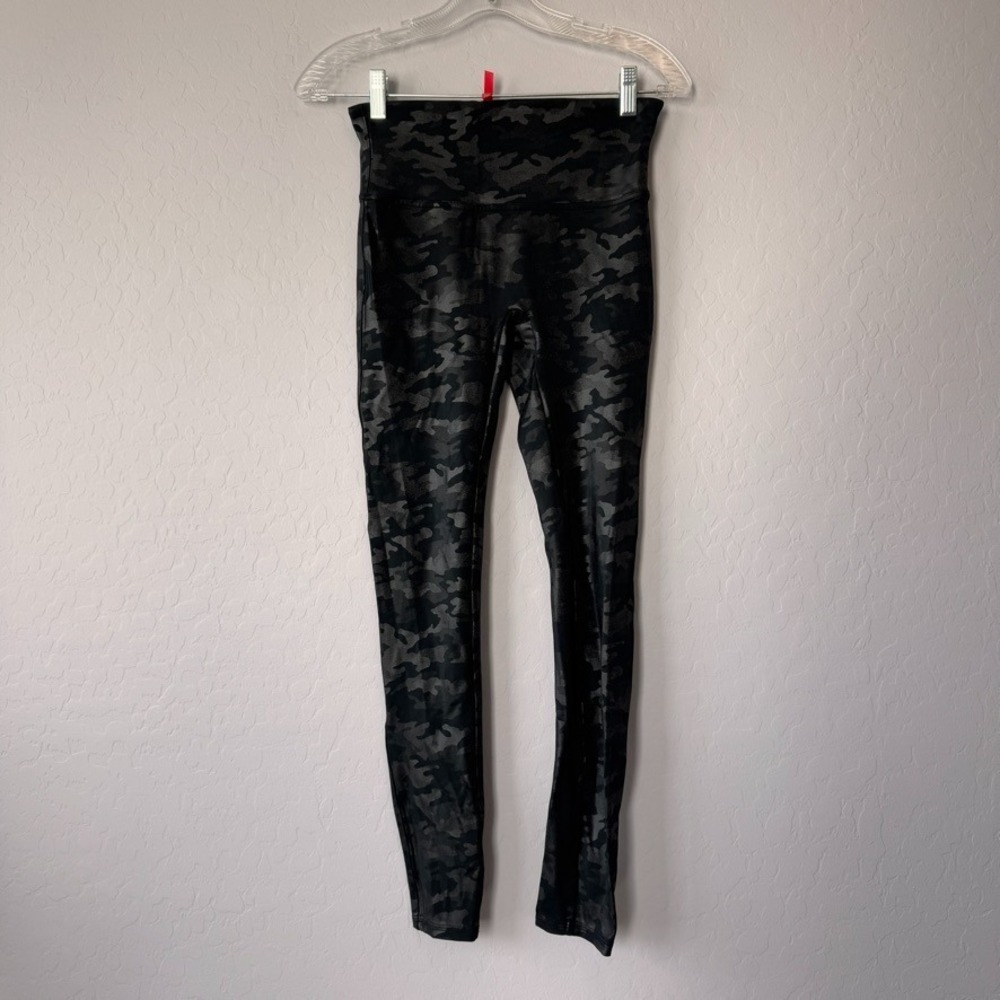 Spanx Camo Faux Leather Leggings‎ High Waisted Tummy Control Medium